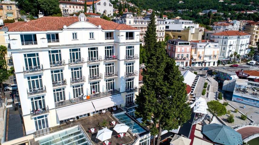 Hotel para 2 personas, con terraza y sauna además de piscina y jacuzzi - 1