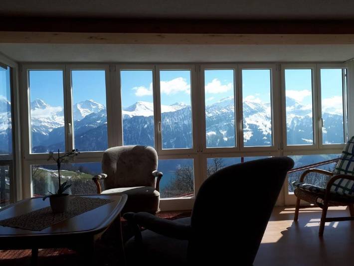 Ferienwohnung für 2 Personen, mit Balkon und Garten am Thunersee