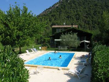 Chambre d’hôte pour 2 personnes, avec piscine et jardin dans la Drôme