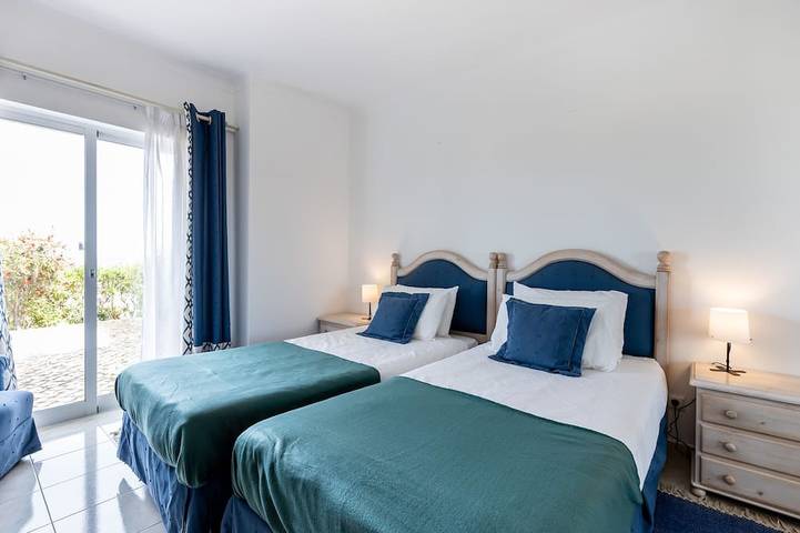 Townhouse da Amarela in Budens, Faro Distrikt