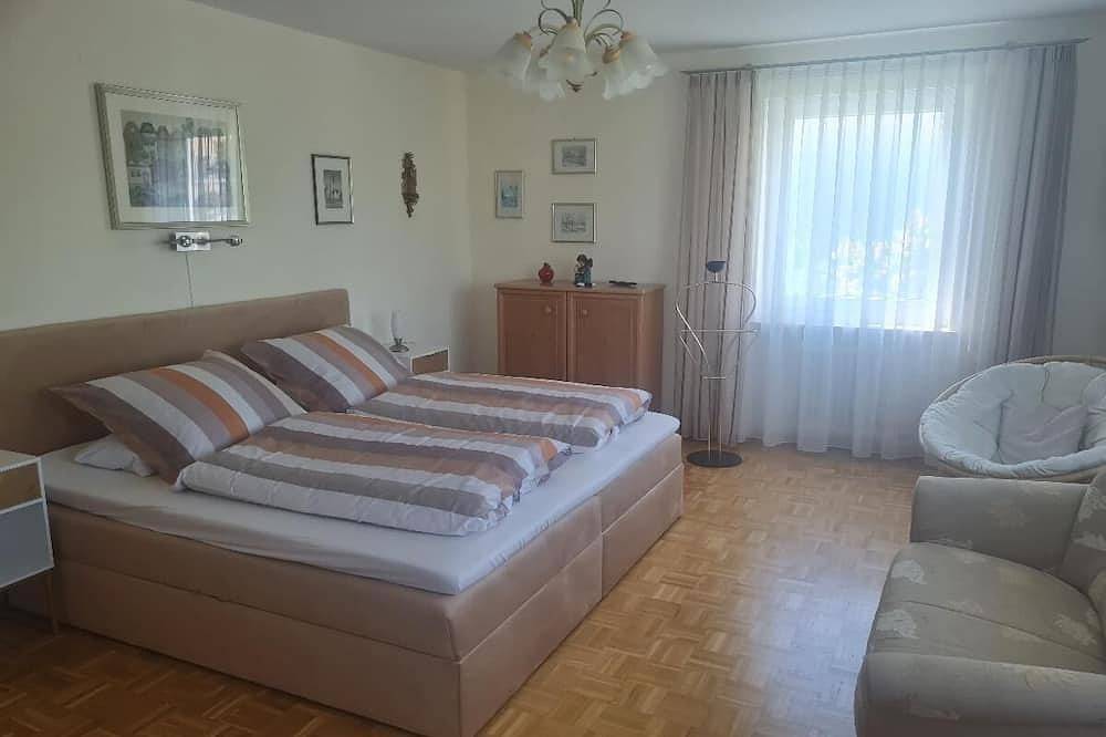 Ganze Wohnung, Fewo in stadtnaher Lage mit Garten und Grillplatz in Kelheim, Ostbayern
