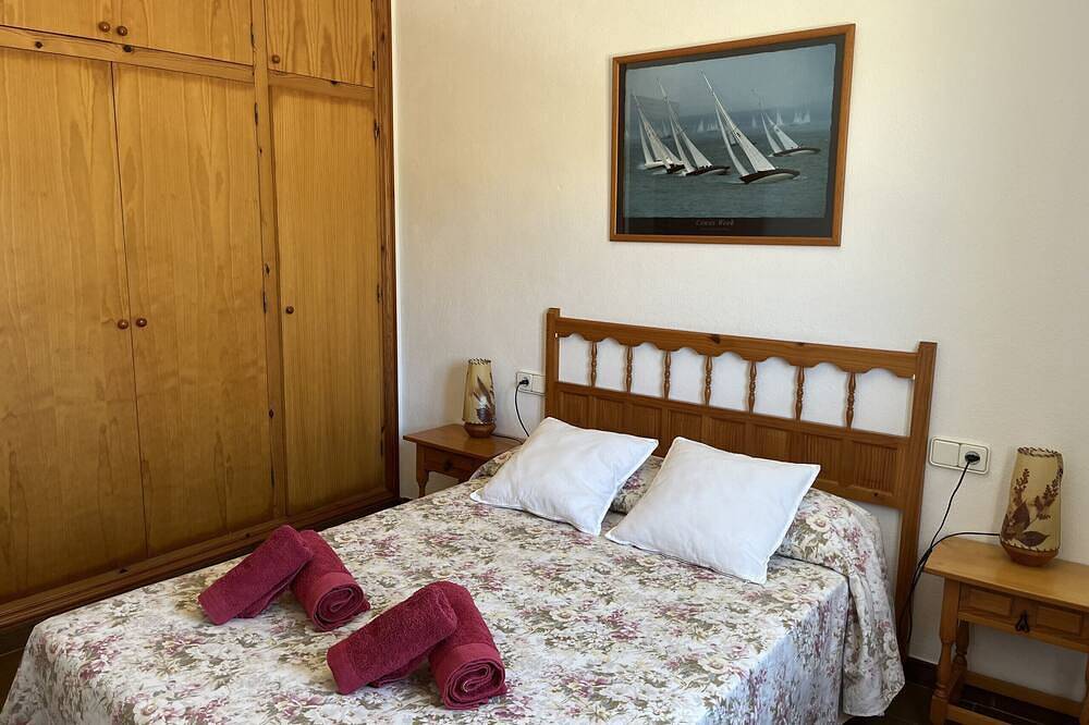 Apartamento entero, Primerísima linea de mar en Fornells in Fornells, Es Mercadal