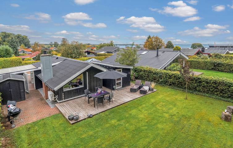 Ferienhaus für 6 Personen, mit Garten und Terrasse in Binderup Strand