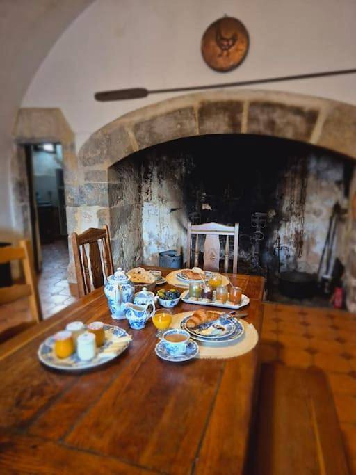 Location de vacances pour 4 personnes, avec terrasse ainsi que jardin et piscine à Saint-Médard-de-Presque - 3