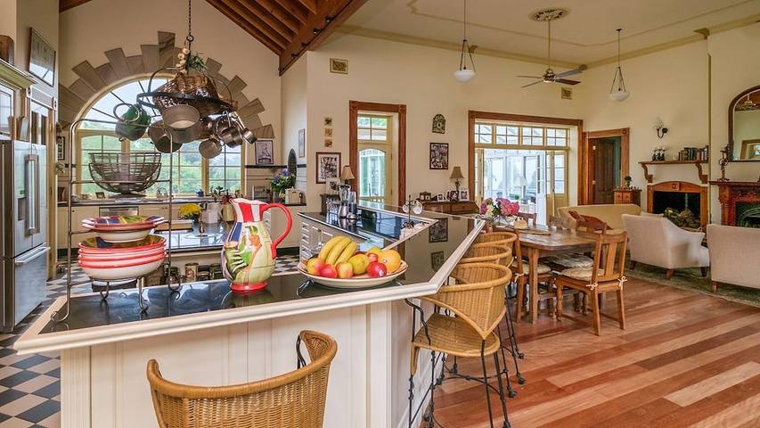 Holiday home for 10 people, with balcony and garden in Bowral