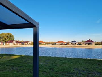 Ferienhaus für 7 Personen, mit Garten und Seeblick sowie Pool und Ausblick, kinderfreundlich in Deutschland