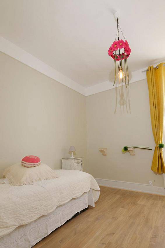 Location de vacances pour 4 personnes, avec Terrasse et Jacuzzi ainsi que Jardin et Piscine à Arfeuilles - 4
