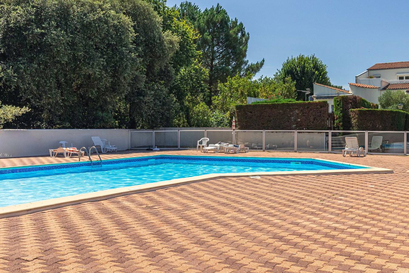 Appartement entier, Appartement « Charmant L'Oasis » avec piscine partagée, terrasse privée et jardin privé in Vert Bois, Dolus-d'Oléron