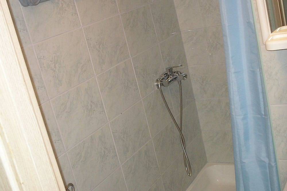 Ganze Wohnung, 1-Zimmer-Ferienwohnung mit Terrasse und Meerblick Metajna (Pag in Metajna, Pag