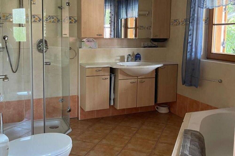 Gemütliches Ferienhaus mit Weiher nahe Wendelstein und Schliersee in Fischbachau, Spitzingsee