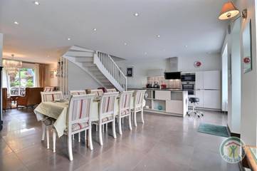 Location de vacances pour 9 personnes, avec jardin ainsi que terrasse et vue à Montreuil-sur-Ille