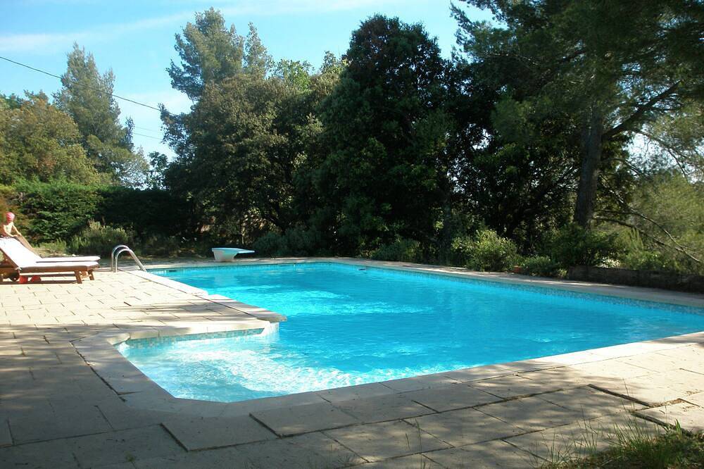 Villa luberon calme + grand piscine in Grambois, Parc naturel régional du Luberon