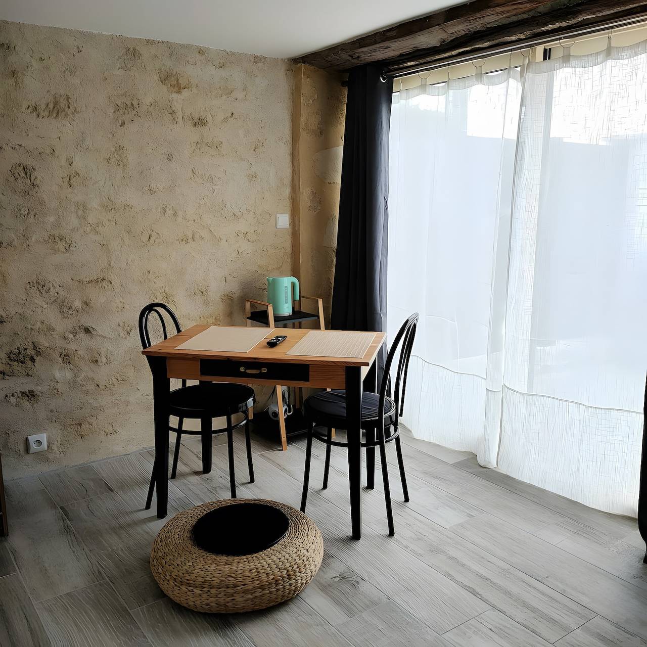 Chambre d’hôtes « La Vigne » avec piscine partagée, jardin commun et Wi-Fi in Puisseguin, Région de Libourne