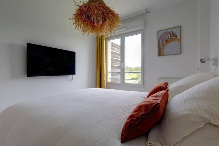 Gîte pour 4 personnes, avec vue ainsi que piscine et terrasse à Juvignac - 4