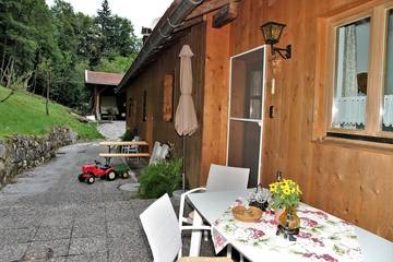 Ferienwohnung für 4 Personen, mit Garten und Terrasse in Wackersberg