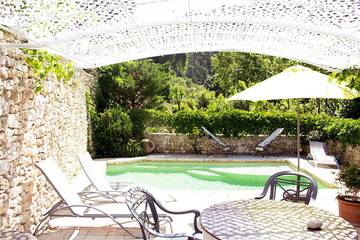 Gîte pour 2 personnes, avec balcon et piscine dans le Vaucluse