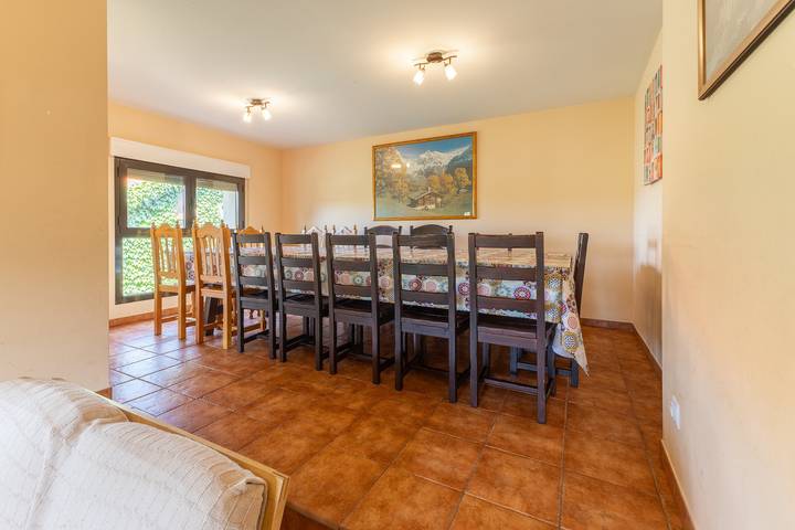 Villa 'Arboleda' con vistas a la montaña, piscina privada y Wi-Fi in La Losa (Segovia), Provincia de Segovia
