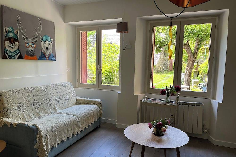 Maison de montagne rénovée dans un havre de paix. in Cadéac, Pyrénées