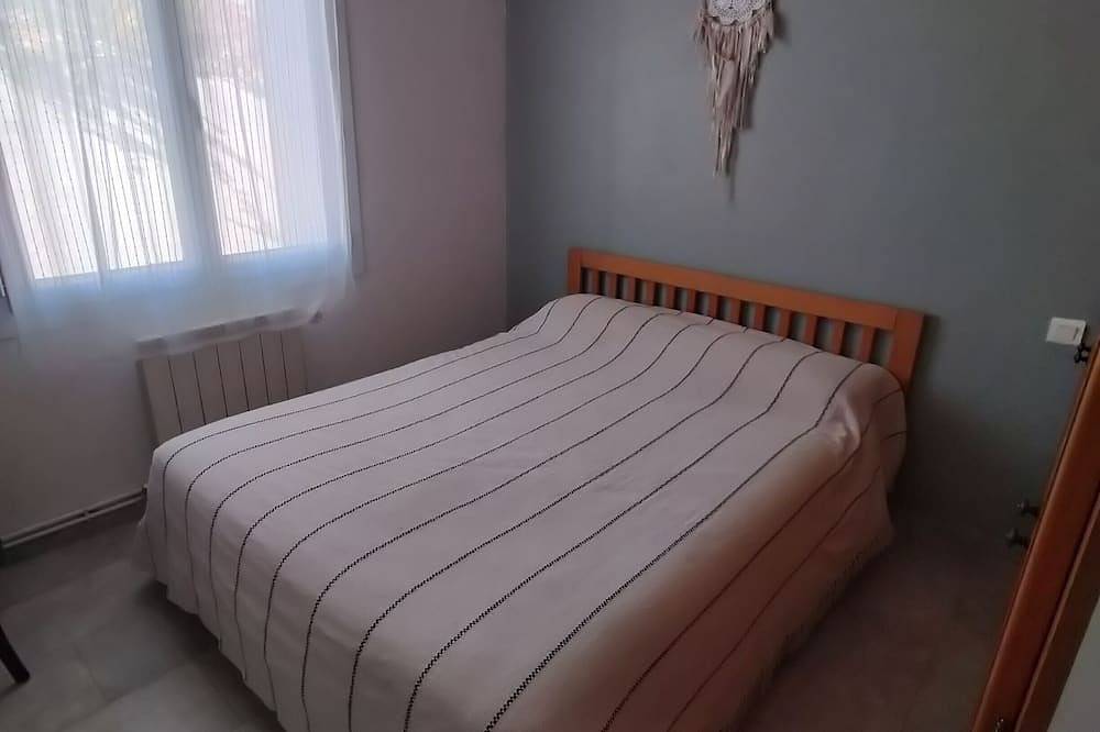 Family home in Provence with swimming pool in Noves, Region de Arles