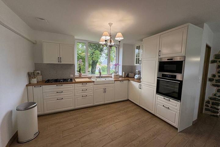 Location de vacances pour 8 personnes dans Marbaix