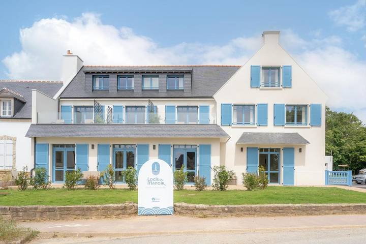Appart’hôtel pour 2 personnes, avec vue ainsi que piscine et jardin