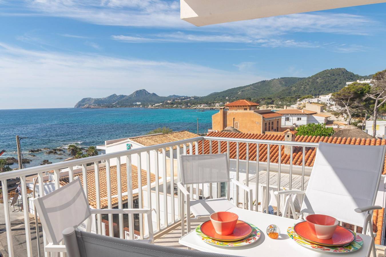 Entire apartment, Mar Blava - Cozy apartment with communal pool facing the sea, perfect for families with children. in Cala Ratjada, Capdepera