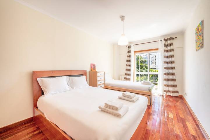 Apartamento para 5 personas, con balcón en Amadora
