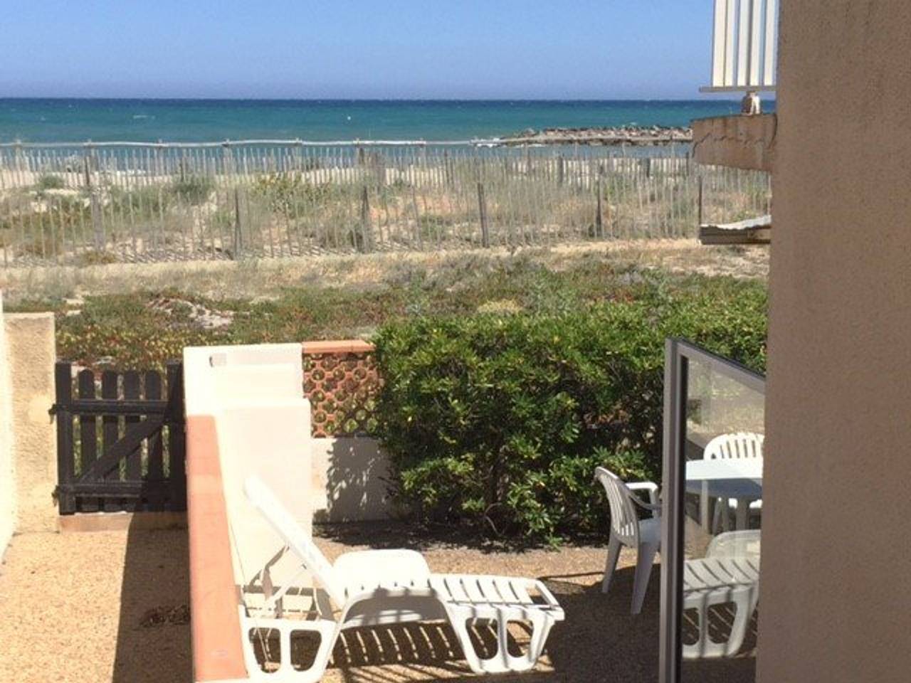 Entire apartment, Beachfront Apt, 2 Bdrms, Terrace, Parking, Sleeps 6 - Le Barcarès in Le Barcarès, Mediterranean Coast (France)