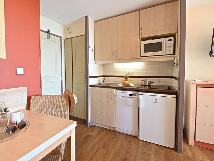 Gîte pour 4 personnes, avec piscine ainsi que terrasse et jardin dans Gare Du Dramont - 3