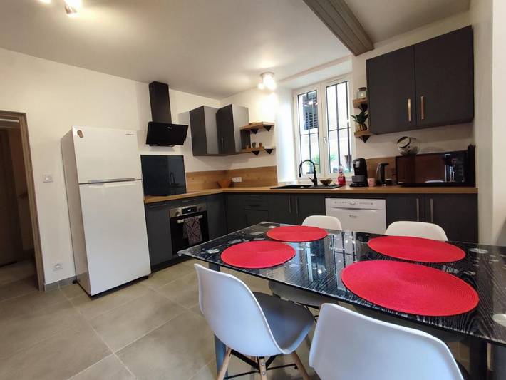 Gîte pour 2 personnes, avec balcon dans Grotte De Thais