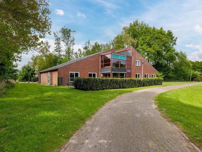 Vakantiehuis voor 36 personen, met terras en zwembad, kindvriendelijk in Drenthe