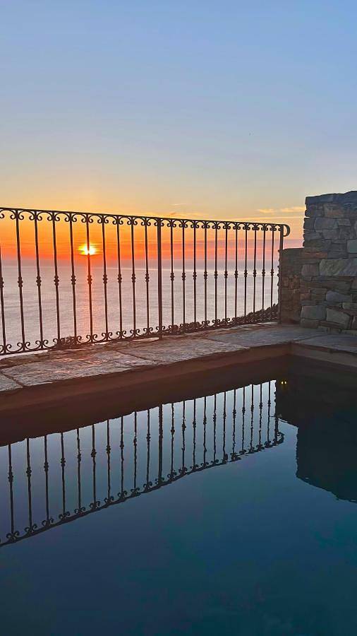 Location de vacances pour 4 personnes, avec piscine ainsi que jardin et vue à Morsiglia