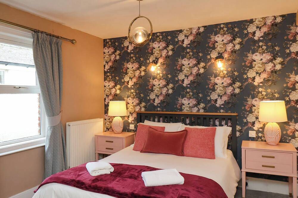 Sunnyvale House, pet friendly, character holiday cottage in Whitby in Whitby, North York Moors National Park