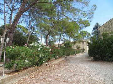 Cottage pour 8 personnes, avec sauna et vue ainsi que piscine et jardin à Sommières