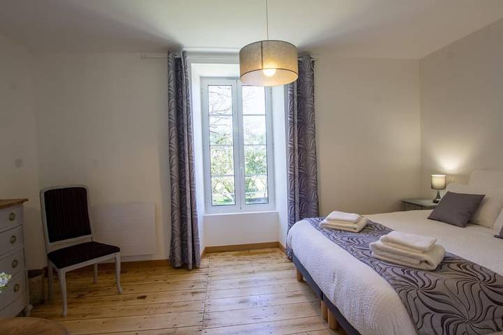 Gîte pour 8 personnes, avec jardin et terrasse à Savignac-les-Églises - 3