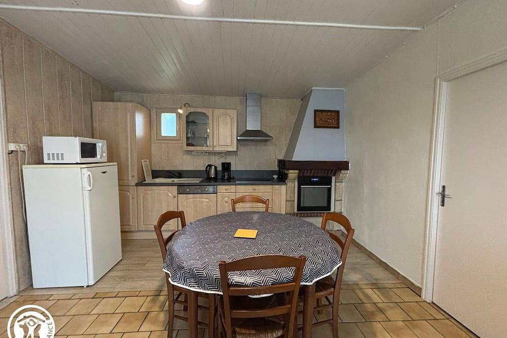 Renovated countryside house with terrace, Wifi included in Les Clouzeaux, La Roche-sur-Yon region