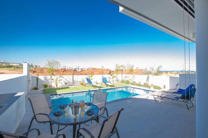 Villa für 6 Personen, mit Meerblick und Garten sowie Balkon auf Zypern - 4