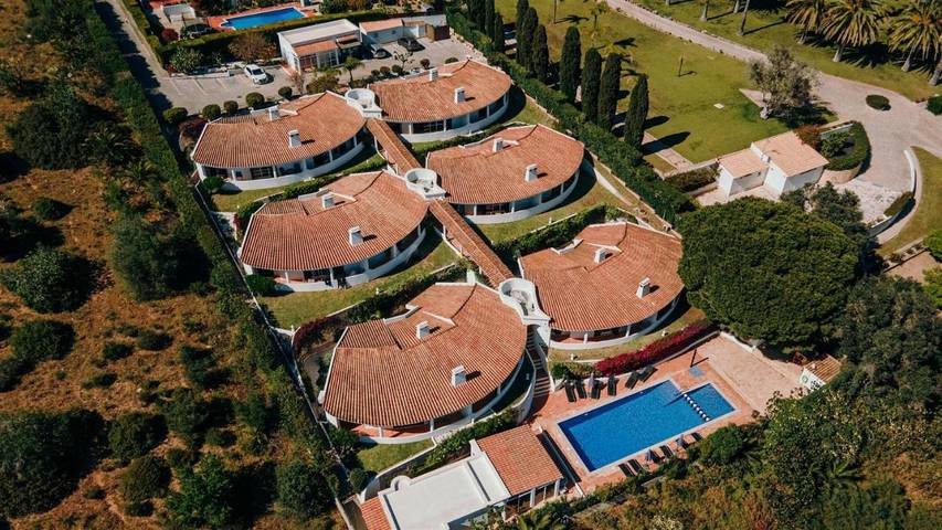 Aparthotel para 3 pessoas, com piscina e jardim e ainda vista em Lagos