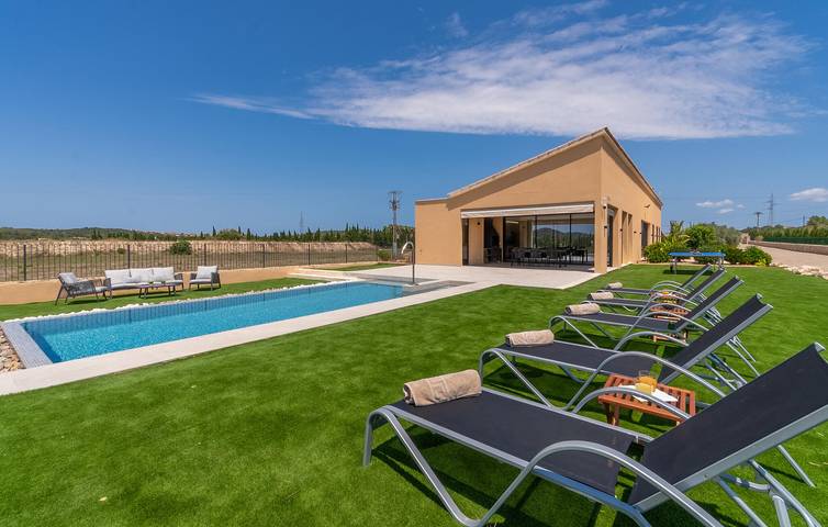 Acogedor apartamento con piscina, terraza y barbacoa in Sineu, Interior de Mallorca