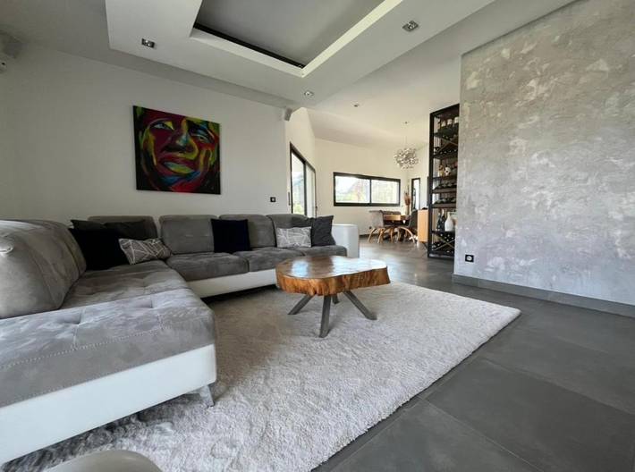 Location de vacances pour 8 personnes, avec vue ainsi que jardin et piscine à Camblanes-et-Meynac - 3