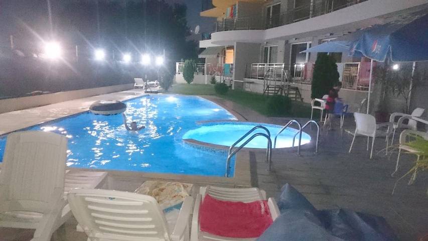 Apartahotel para 4 personas, con vistas y jardín, Se admiten mascotas en Bulgaria