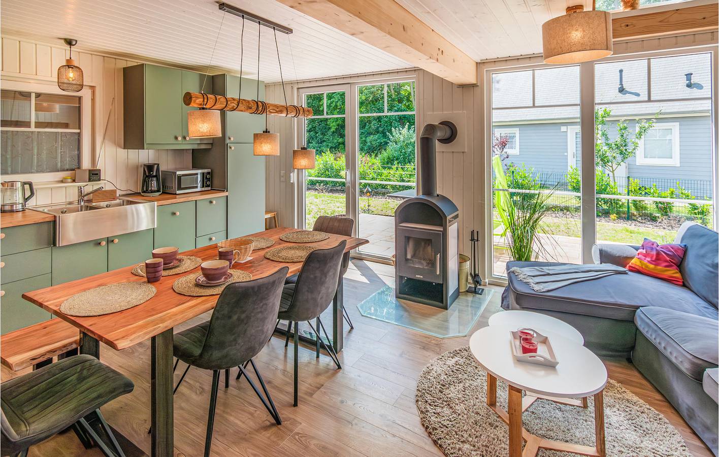 Gemütliche Wohnung mit Terrasse, Parkplatz und Angeln in der Nähe der Trattoria Punto Uno in Zerpenschleuse, Wandlitz