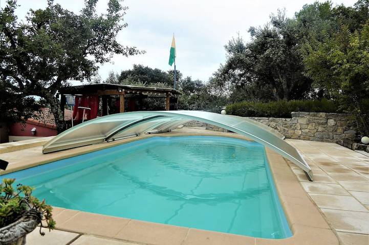 Gîte pour 4 personnes, avec piscine et jacuzzi ainsi que jardin et terrasse à Dions