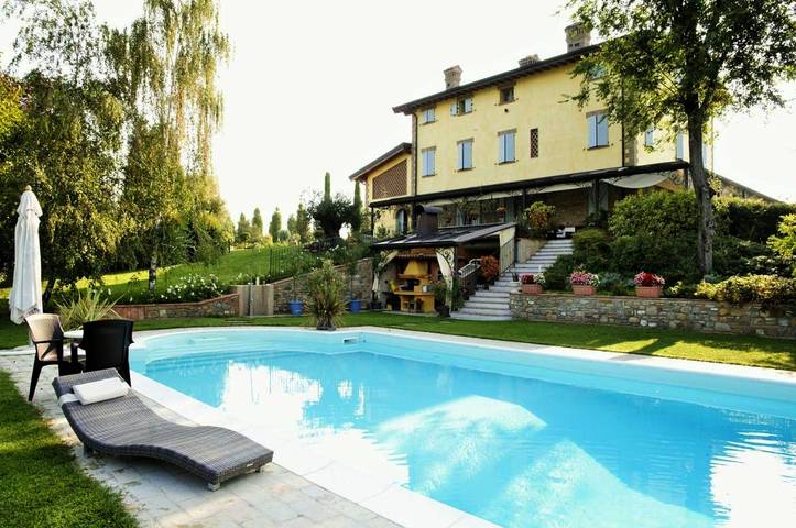 B&b per 3 persone, con Terrazza e Giardino nonché Piscina e Panorama in Provincia di Modena