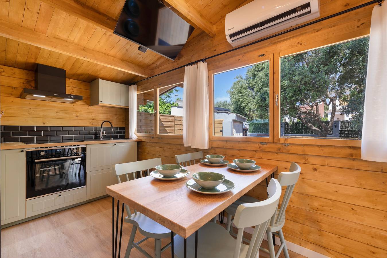Bungalow with Private Pool, Wi-Fi and Air Conditioning in Cunit, Costa Dorada