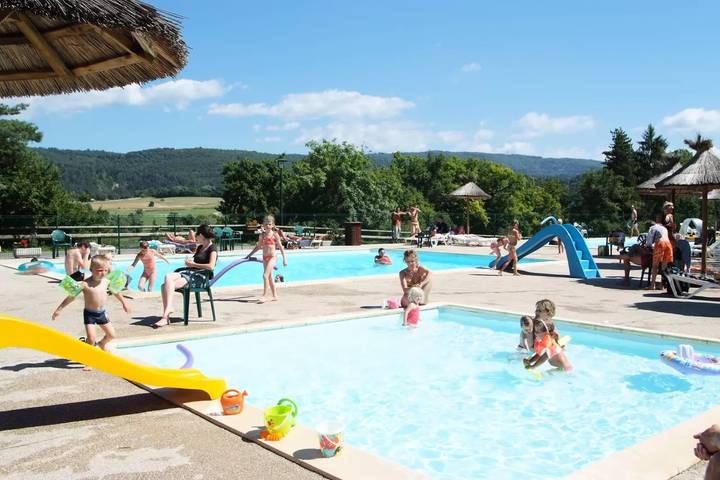 Chalet pour 6 personnes, avec terrasse, animaux acceptés dans l' Ain - 4
