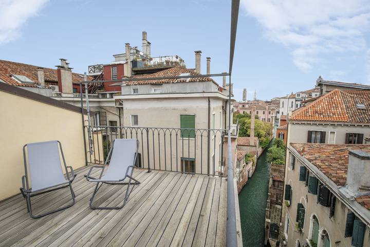 Last minute apartment for 6 people, with Terrace in Venice