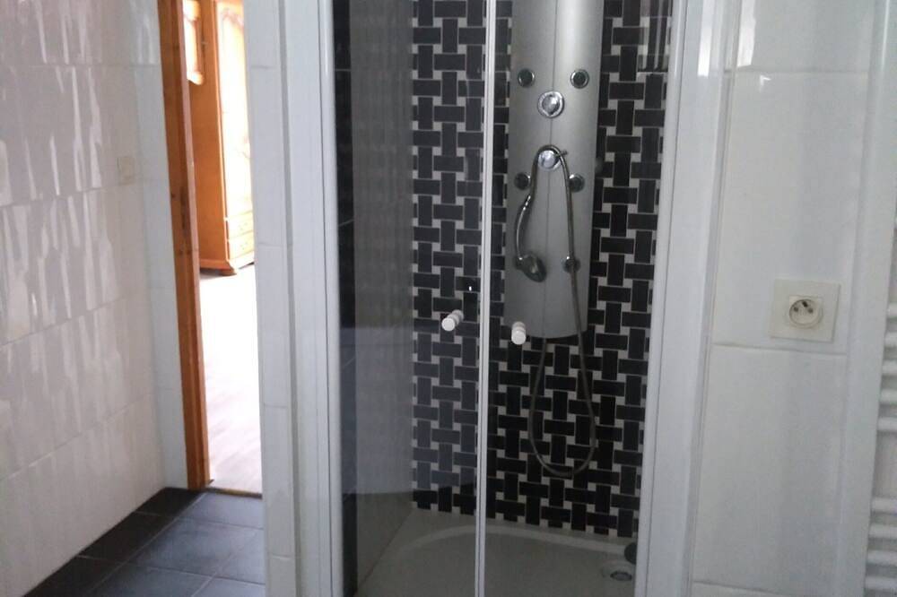 Maison pouvant accueillir 15 personnes avec piscine et spa couverts in Herbignac, Région de Saint-Nazaire