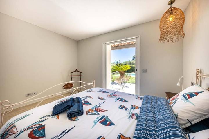 Villa pour 8 personnes, avec piscine ainsi que jardin et sauna à Villeneuve-Loubet - 3