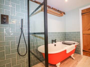 Glamping for 10 People in Stroud, The Cotswolds, Photo 4